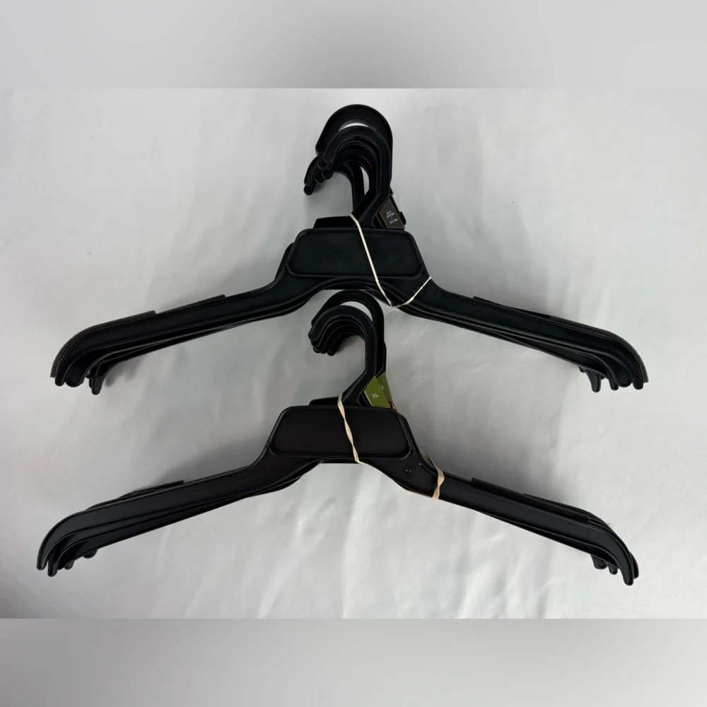 Lot of 20, 19” Extra Wide Black Retail Hangers Jacket Coat Suit Store Display